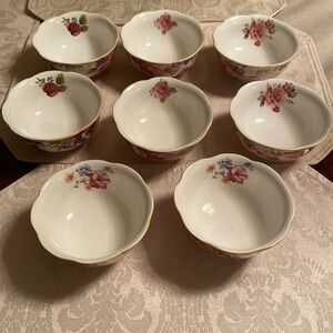 VINTAGE FLOWER BOWLS FINE PORCELAIN BY‎ CUCINA TAVOLO SET OF 8